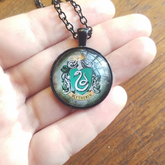 Jewelry - NWOT Harry Potter Slytherin House Necklace